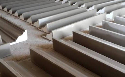 grc線條與eps線條在生產(chǎn)工藝與安裝工藝上有何不同？